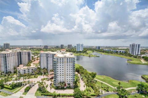 Снять в аренду кондоминиум в Авентура, Флорида 4 спальни, 477.61м2, № 2018721 - фото 22