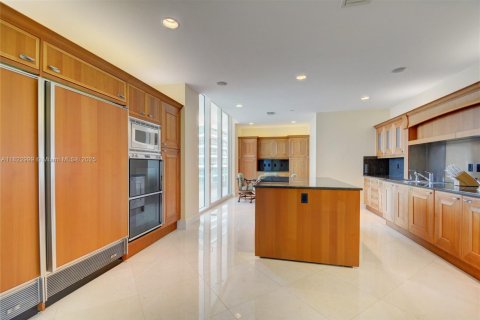 Снять в аренду кондоминиум в Авентура, Флорида 4 спальни, 477.61м2, № 2018721 - фото 15