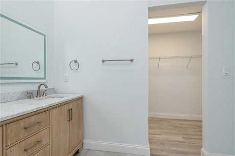 House in Dunedin, Florida 4 bedrooms, 171.78 sq.m. № 1673629 - photo 18