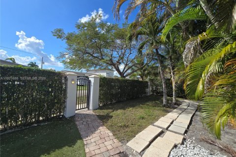 Casa en Miami, Florida 4 dormitorios, 156.54 m2 № 2019240