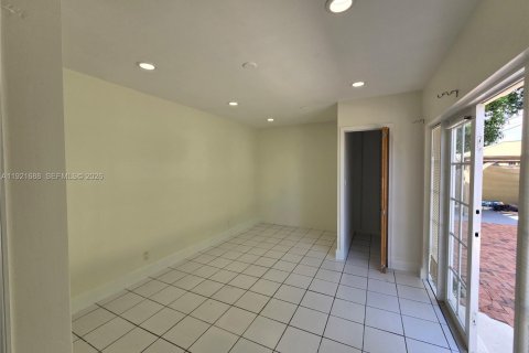 Casa en alquiler en Miami, Florida, 4 dormitorios, 156.54 m2 № 2019240 - foto 21