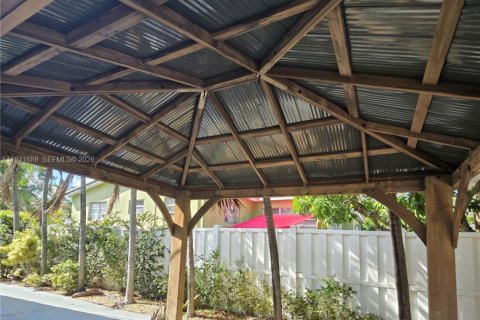 Casa en alquiler en Miami, Florida, 4 dormitorios, 156.54 m2 № 2019240 - foto 6