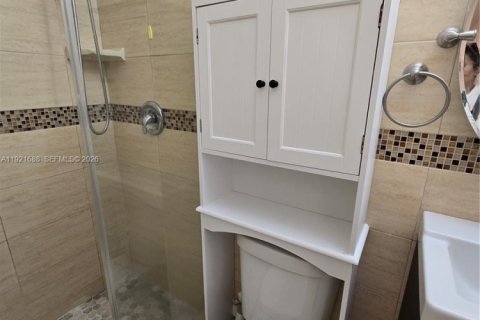 Casa en alquiler en Miami, Florida, 4 dormitorios, 156.54 m2 № 2019240 - foto 14