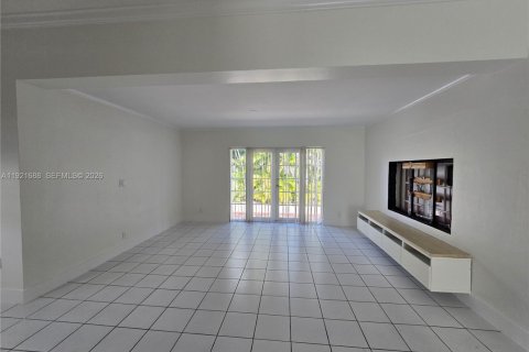 Casa en alquiler en Miami, Florida, 4 dormitorios, 156.54 m2 № 2019240 - foto 8