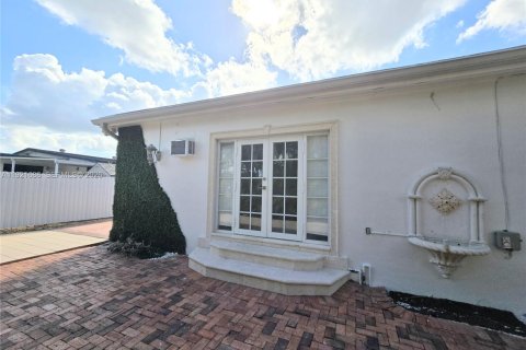 Casa en alquiler en Miami, Florida, 4 dormitorios, 156.54 m2 № 2019240 - foto 20