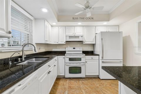 Condo in Tampa, Florida, 2 bedrooms  № 2266827 - photo 3