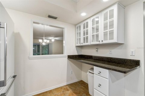 Condo in Tampa, Florida, 2 bedrooms  № 2266827 - photo 7