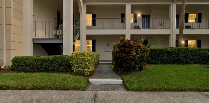 Condo in Tampa, Florida, 2 bedrooms  № 2266827
