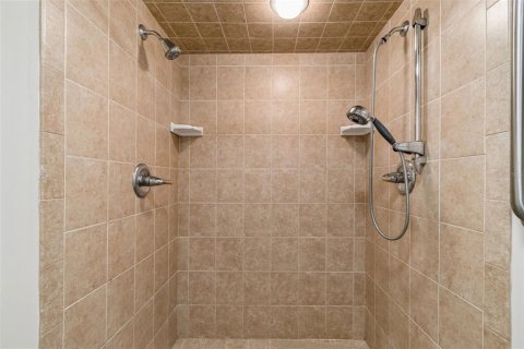 Condo in Tampa, Florida, 2 bedrooms  № 2266827 - photo 26