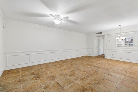 Condo in Tampa, Florida, 2 bedrooms  № 2266827 - photo 11