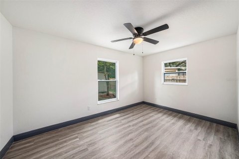 House in New Port Richey, Florida 3 bedrooms, 125.98 sq.m. № 1886964 - photo 18