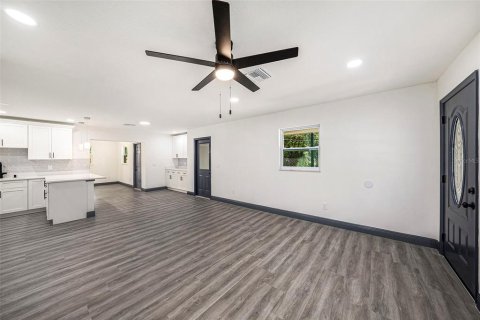 House in New Port Richey, Florida 3 bedrooms, 125.98 sq.m. № 1886964 - photo 7