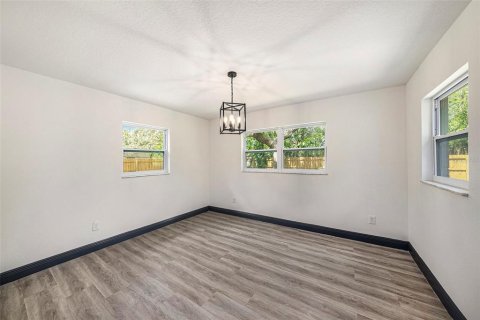House in New Port Richey, Florida 3 bedrooms, 125.98 sq.m. № 1886964 - photo 10
