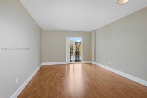 Condo in Coral Gables, Florida, 1 bedroom  № 2069224 - photo 2