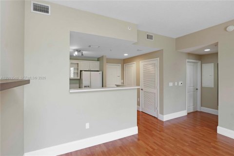 Condo in Coral Gables, Florida, 1 bedroom  № 2069224 - photo 10