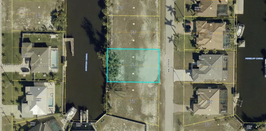 Land in Cape Coral, Florida № 1832385