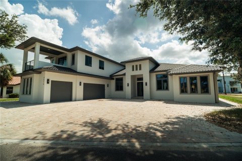 House in Nokomis, Florida 3 bedrooms, 343.74 sq.m. № 1849799 - photo 1