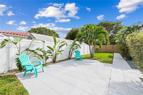 Appartement à louer à Hollywood, Floride: 2 chambres, 100.33 m2 № 1998308 - photo 17