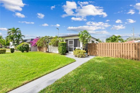 Appartement à louer à Hollywood, Floride: 2 chambres, 100.33 m2 № 1998308 - photo 19