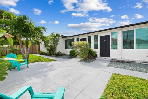 Appartement à louer à Hollywood, Floride: 2 chambres, 100.33 m2 № 1998308 - photo 22