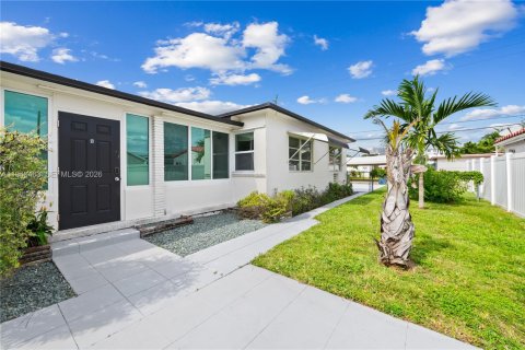 Appartement à louer à Hollywood, Floride: 2 chambres, 100.33 m2 № 1998308 - photo 2