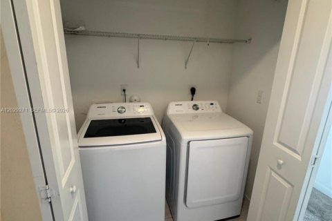 Touwnhouse à louer à Homestead, Floride: 4 chambres, 127.65 m2 № 2154329 - photo 15