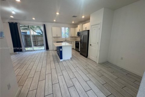Touwnhouse à louer à Homestead, Floride: 4 chambres, 127.65 m2 № 2154329 - photo 6
