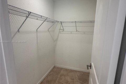 Touwnhouse à louer à Homestead, Floride: 4 chambres, 127.65 m2 № 2154329 - photo 4