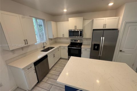 Touwnhouse à Homestead, Floride 4 chambres, 127.65 m2 № 2154329