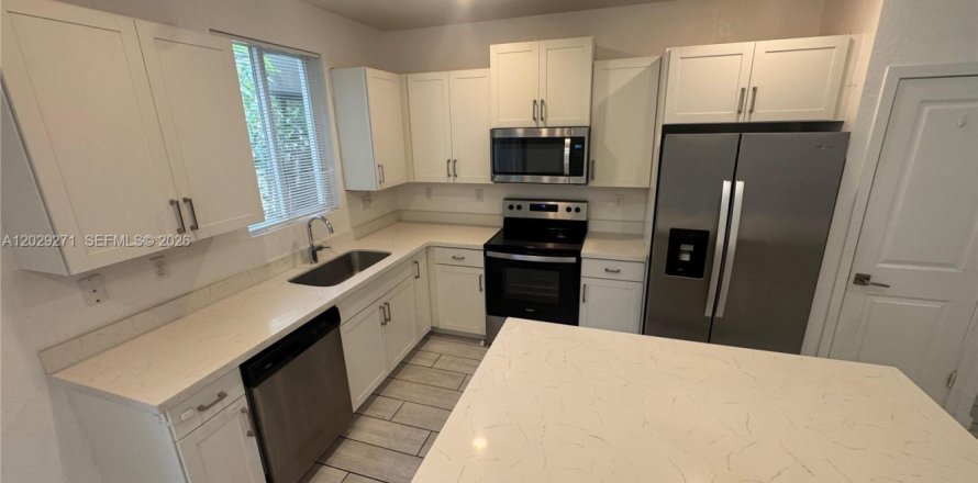 Touwnhouse à Homestead, Floride 4 chambres, 127.65 m2 № 2154329
