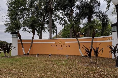 Condo in Orlando, Florida, 1 bedroom  № 2213617 - photo 2