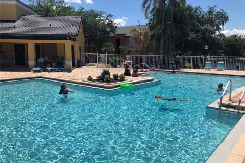 Condo in Orlando, Florida, 1 bedroom  № 2213617 - photo 13