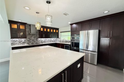 Casa en alquiler en Lake Worth, Florida, 5 dormitorios, 140.19 m2 № 2055508 - foto 2