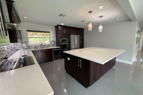 Casa en alquiler en Lake Worth, Florida, 5 dormitorios, 140.19 m2 № 2055508 - foto 3