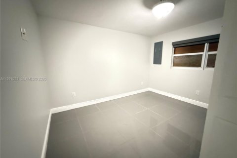 Casa en alquiler en Lake Worth, Florida, 5 dormitorios, 140.19 m2 № 2055508 - foto 13