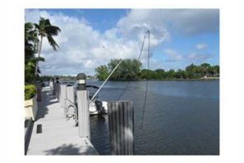 Condo in Fort Lauderdale, Florida, 1 bedroom  № 990405 - photo 1