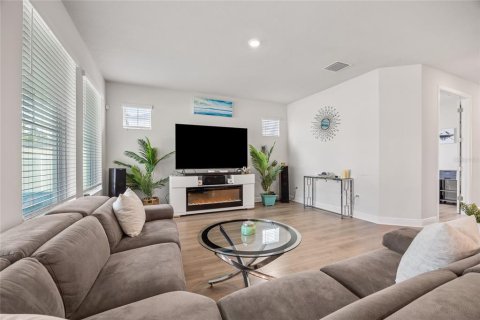 House in Saint Petersburg, Florida 4 bedrooms, 247.96 sq.m. № 1815482 - photo 7