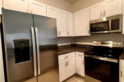 Townhouse in ANGELINE in Land O' Lakes, Florida 3 bedrooms, 166.02 sq.m. № 1806550 - photo 3