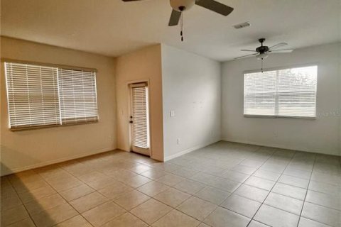 Townhouse in ANGELINE in Land O' Lakes, Florida 3 bedrooms, 166.02 sq.m. № 1806550 - photo 7