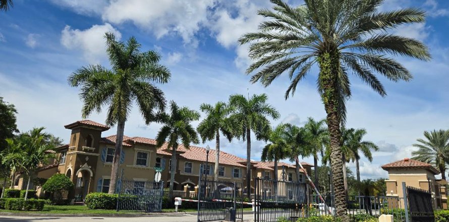 Condo à West Palm Beach, Floride, 3 chambres  № 2407273