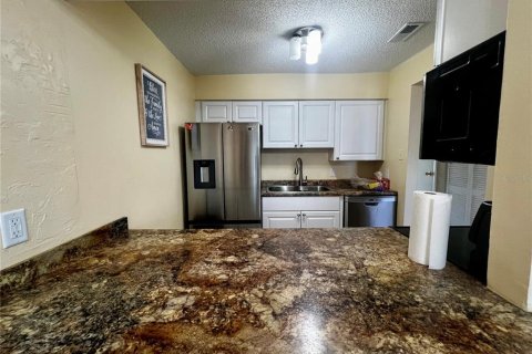 Condo in Clearwater, Florida, 1 bedroom  № 1767868 - photo 13