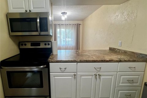 Condo in Clearwater, Florida, 1 bedroom  № 1767868 - photo 9