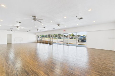 Commercial property in Beverly Hills, Florida 353.03 sq.m. № 2368670 - photo 12