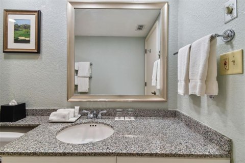Condo in Palm Harbor, Florida, 3 bedrooms  № 1299945 - photo 26