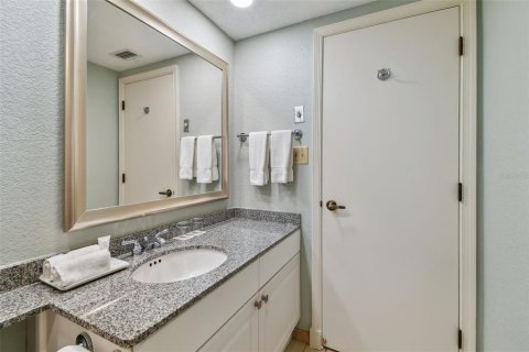 Condo in Palm Harbor, Florida, 3 bedrooms  № 1299945 - photo 28