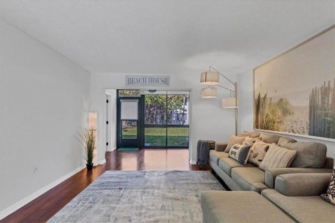 Condominio en alquiler en Sarasota, Florida, 2 dormitorios, 102.29 m2 № 2100727 - foto 5