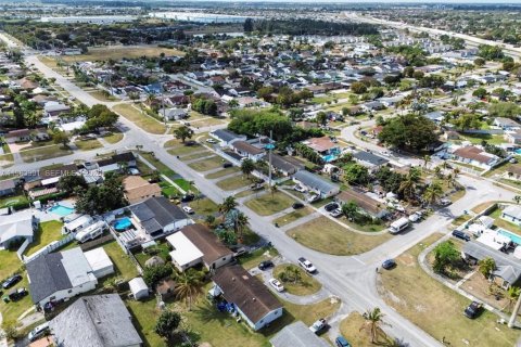 Villa ou maison à vendre à Homestead, Floride: 4 chambres, 142.51 m2 № 2081069 - photo 6