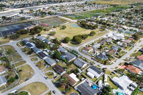 Villa ou maison à vendre à Homestead, Floride: 4 chambres, 142.51 m2 № 2081069 - photo 7