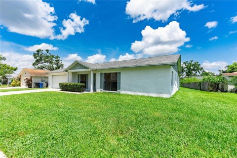 Villa ou maison à vendre à Brandon, Floride: 4 chambres, 170.57 m2 № 1894407 - photo 2