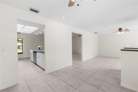 Villa ou maison à vendre à Brandon, Floride: 4 chambres, 170.57 m2 № 1894407 - photo 10